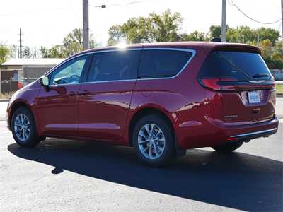 2026 Chrysler Pacifica, $46925. Photo 5