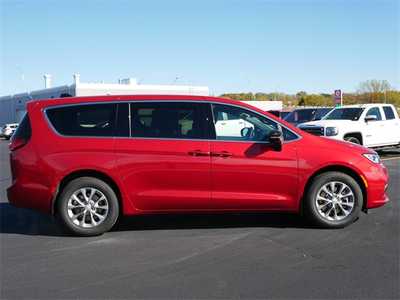 2026 Chrysler Pacifica, $46925. Photo 8