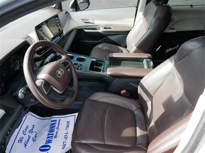 2022 Toyota Sienna, $45999. Photo 7