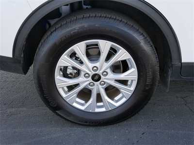 2025 Ford Escape, $25499. Photo 5