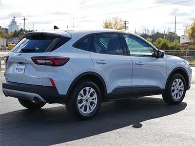 2025 Ford Escape, $25499. Photo 4