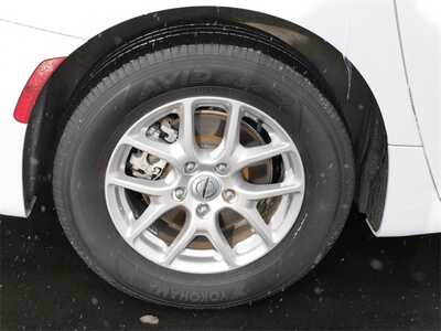 2024 Chrysler Pacifica, $28999. Photo 5