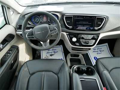 2024 Chrysler Pacifica, $28999. Photo 8