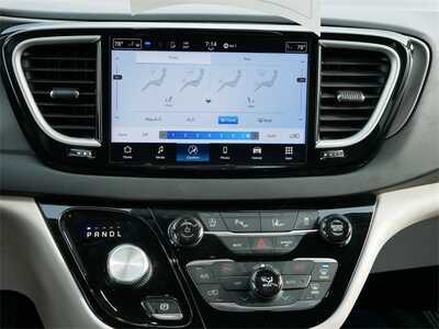 2024 Chrysler Pacifica, $29499. Photo 10