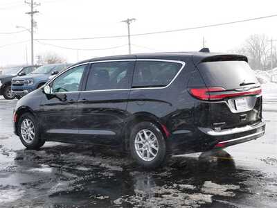 2024 Chrysler Pacifica, $29499. Photo 3
