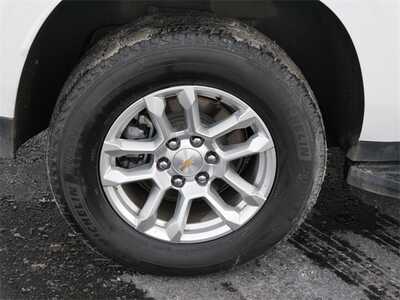 2025 Chevrolet Suburban, $63999. Photo 5