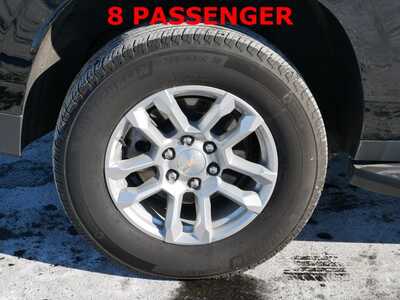 2025 Chevrolet Suburban, $59999. Photo 5