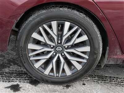 2024 Nissan Altima, $17999. Photo 5
