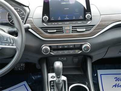 2024 Nissan Altima, $17999. Photo 10