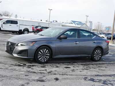 2024 Nissan Altima, $17999. Photo 2