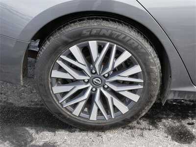 2024 Nissan Altima, $17999. Photo 5
