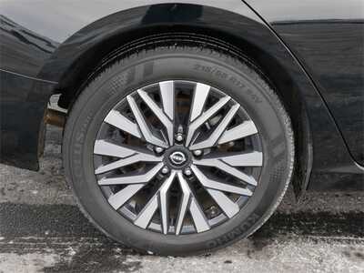 2024 Nissan Altima, $17999. Photo 5