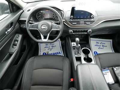 2024 Nissan Altima, $17999. Photo 9