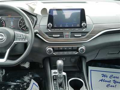 2024 Nissan Altima, $17999. Photo 10