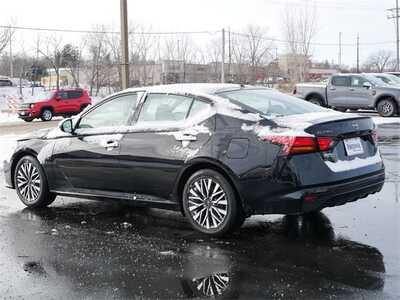 2024 Nissan Altima, $17999. Photo 3