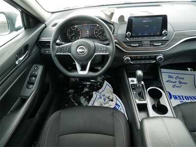 2024 Nissan Altima, $17999. Photo 9