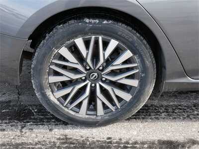 2024 Nissan Altima, $17999. Photo 5
