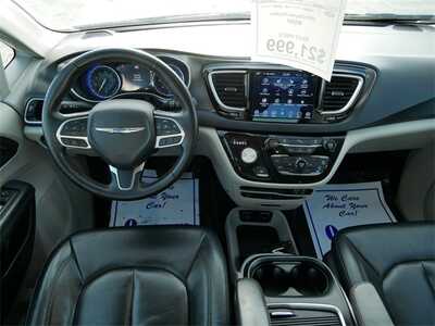 2020 Chrysler Pacifica, $19999. Photo 9