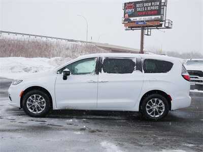 2026 Chrysler Pacifica, $48499. Photo 4