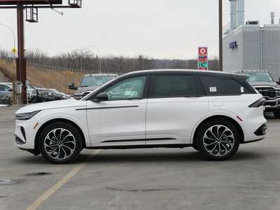 2026 Lincoln Nautilus, $69340. Photo 4