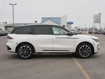 2026 Lincoln Nautilus, $69340. Photo 8