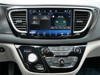 2022 Chrysler Pacifica, $20999. Photo 10