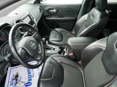 2021 Jeep Cherokee, $19999. Photo 7