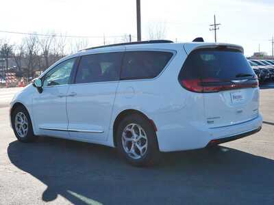 2023 Chrysler Pacifica, $26999. Photo 3