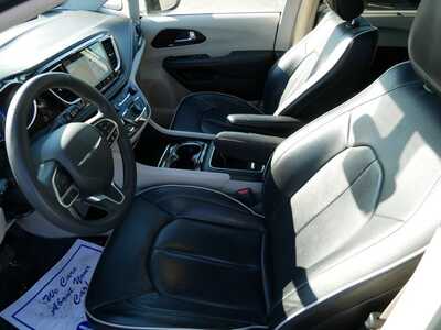 2023 Chrysler Pacifica, $26999. Photo 7