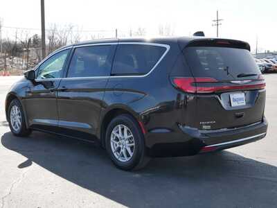 2024 Chrysler Pacifica, $26999. Photo 3