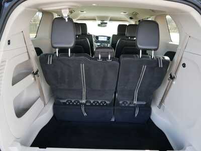 2024 Chrysler Pacifica, $26999. Photo 6