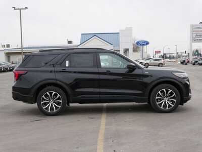 2026 Ford Explorer, $45065. Photo 8