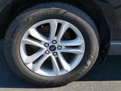 2020 Ford Edge, $15499. Photo 5