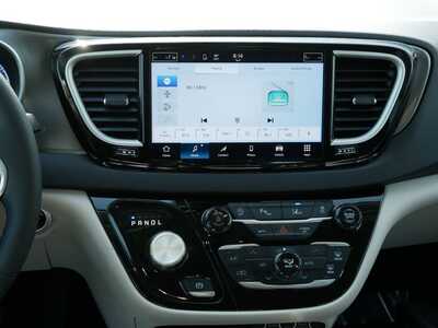 2024 Chrysler Pacifica, $26999. Photo 10