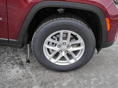 2026 Jeep Grand Cherokee, $39921. Photo 9
