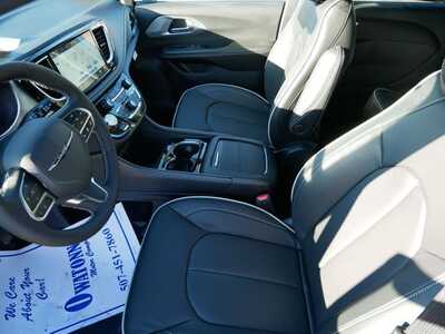 2026 Chrysler Pacifica, $51989. Photo 11