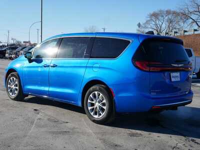 2026 Chrysler Pacifica, $51989. Photo 5