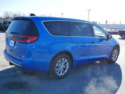 2026 Chrysler Pacifica, $51989. Photo 7