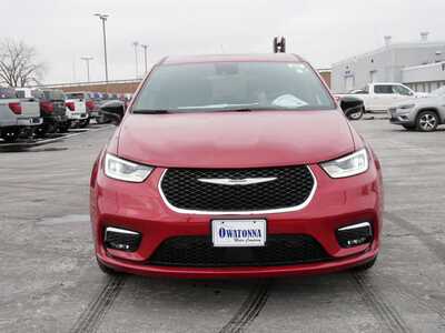 2026 Chrysler Pacifica, $52960. Photo 2