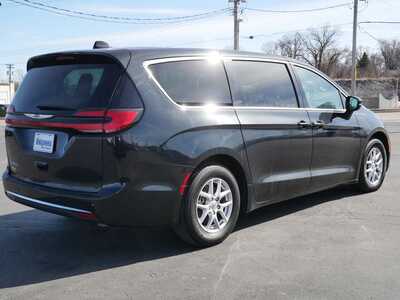 2023 Chrysler Pacifica, $23899. Photo 4
