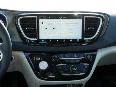 2023 Chrysler Pacifica, $23899. Photo 10