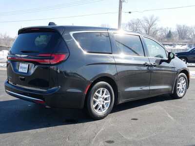2023 Chrysler Pacifica, $23899. Photo 4