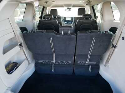 2023 Chrysler Pacifica, $23899. Photo 6