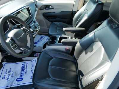 2023 Chrysler Pacifica, $23899. Photo 7