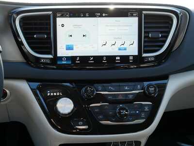 2023 Chrysler Pacifica, $23899. Photo 10