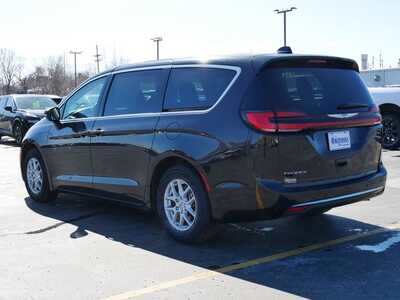 2023 Chrysler Pacifica, $23899. Photo 3