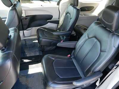 2023 Chrysler Pacifica, $23899. Photo 8