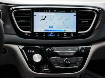 2023 Chrysler Pacifica, $23899. Photo 10