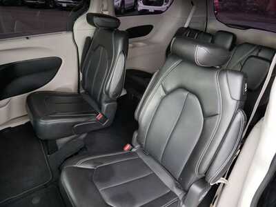 2023 Chrysler Pacifica, $23899. Photo 8