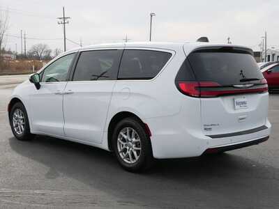 2023 Chrysler Pacifica, $22999. Photo 3